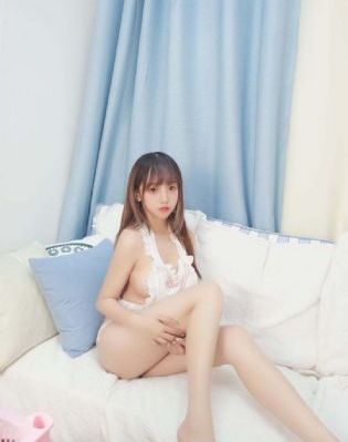 我和亲女在客厅作爱h在_BD英语高清免费观看